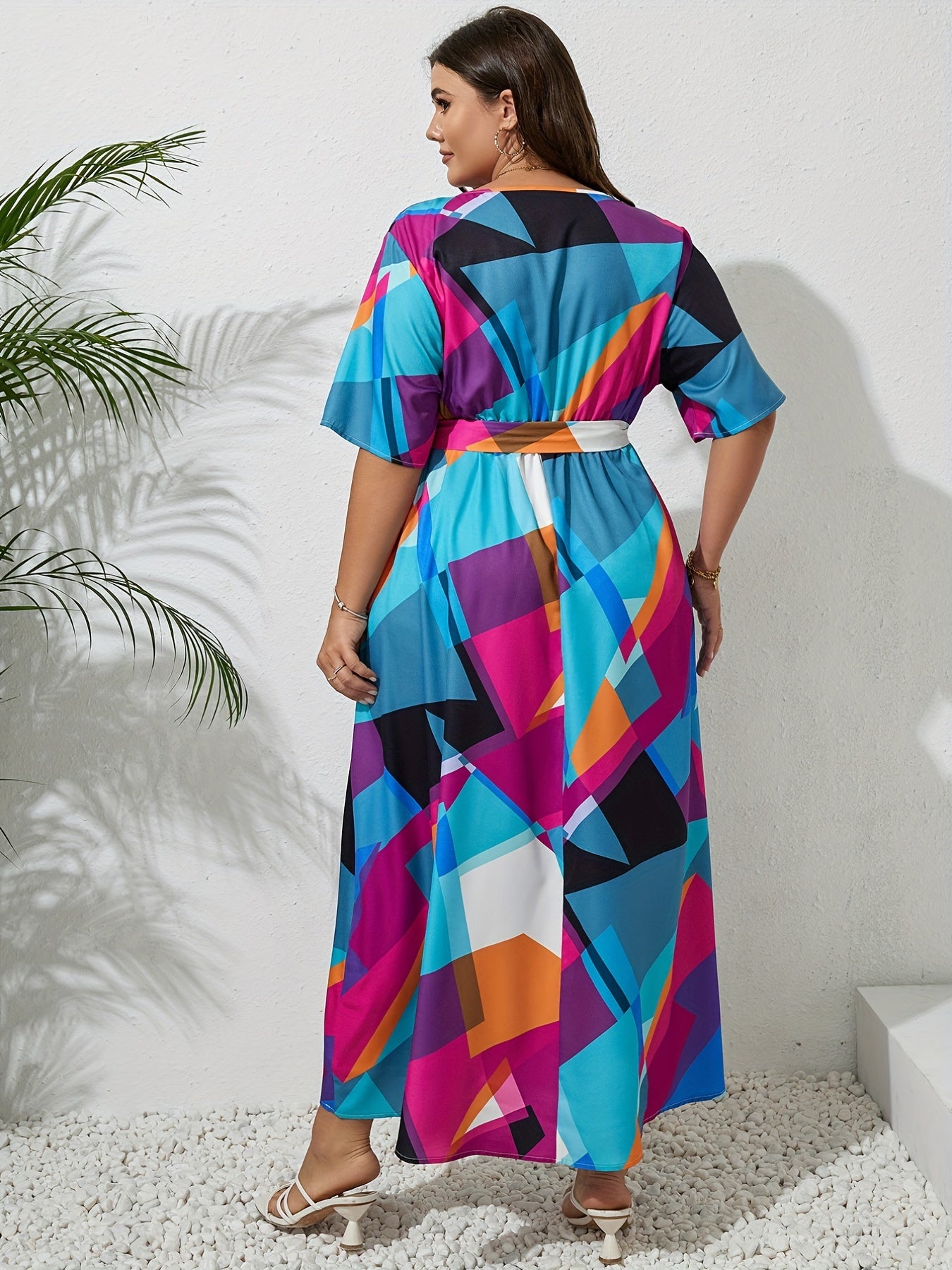 dunnmall  Plus Size Casual Dress, Women's Plus Colorblock Geometric Print Short Sleeve Surplice Neck Maxi Dress With Belt